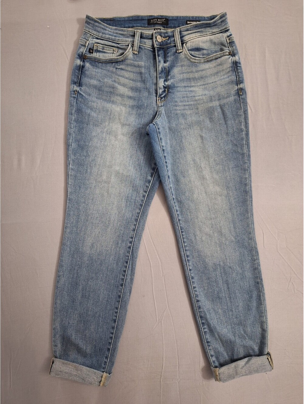 Judy Blue Mid Rise Boyfriend Fit  Relaxed Stretch Cuff Jeans Size 3/26